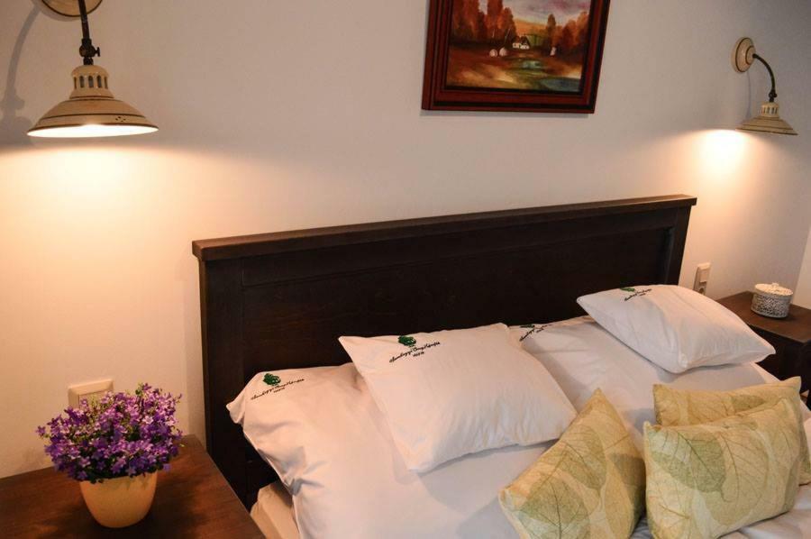Somhegyi Oereg Harsfak Major Vendeghaz Bed & Breakfast Bakonybel Exterior photo